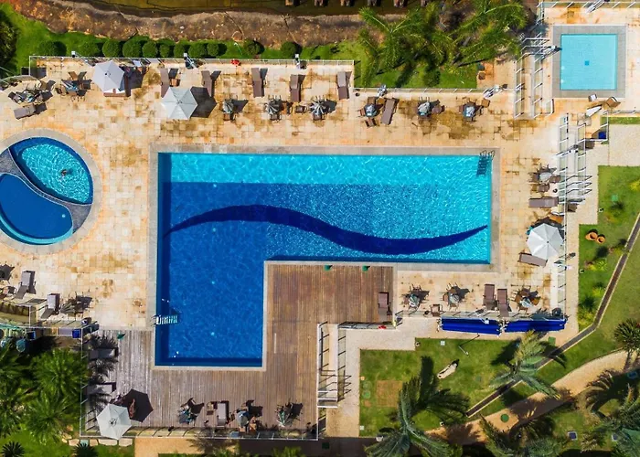 Life Resort beira lago próx a esplanada